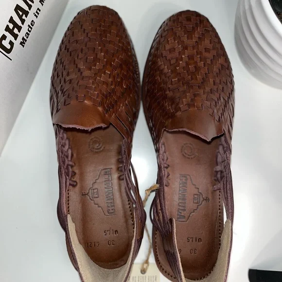 So Comfy: FITS LIKE A 12! - Picture 1 of 4